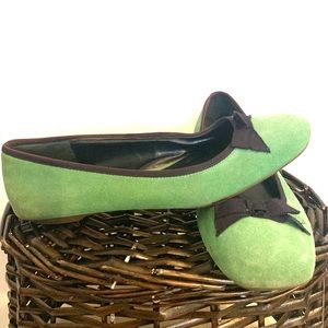 Women’s Ann Taylor Loft green suede flats size 9
